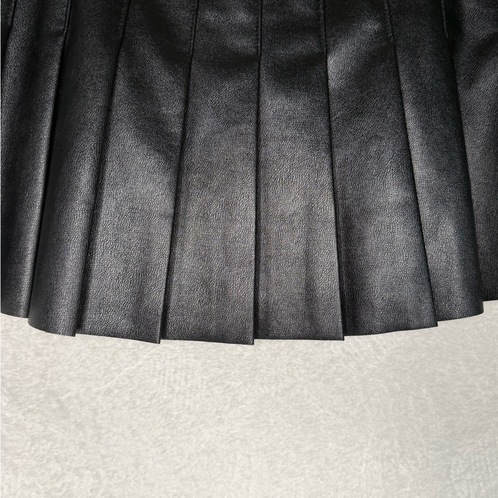 Forever 21 Black Faux Leather Mini Skirt - Picture 4 of 5